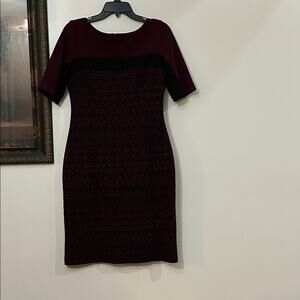 Liz Claiborne Burgundy and Black Textured Dress - size 6